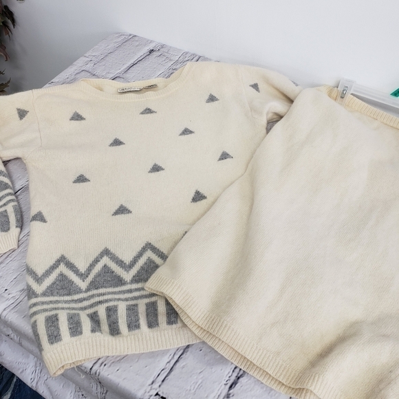 Vintage 80s Liz Claiborne Sweater Angora/Lambs Wool see pics descript - Picture 2 of 13